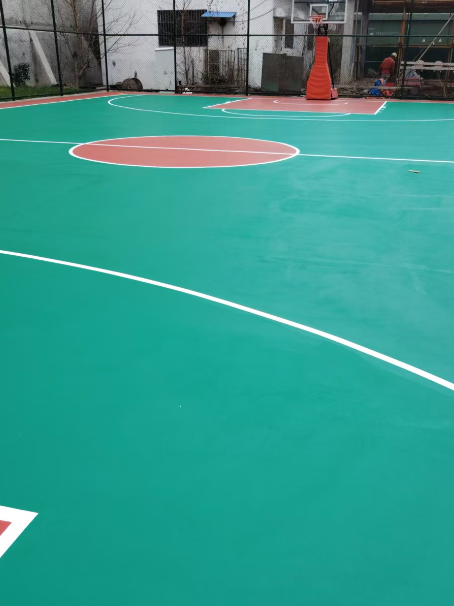 包河 球场长期使用易出现地面开裂